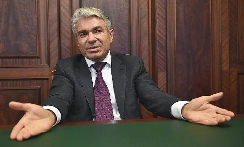 Заместитель министра юстиции рассказал, что лишь 4% граждан и организаций, занесённых в список иностранных агентов в 2025 году, получали зарубежные деньги; ранее наличие финансирования было обязательным критерием, но закон расширили, включив «иные формы влияния».