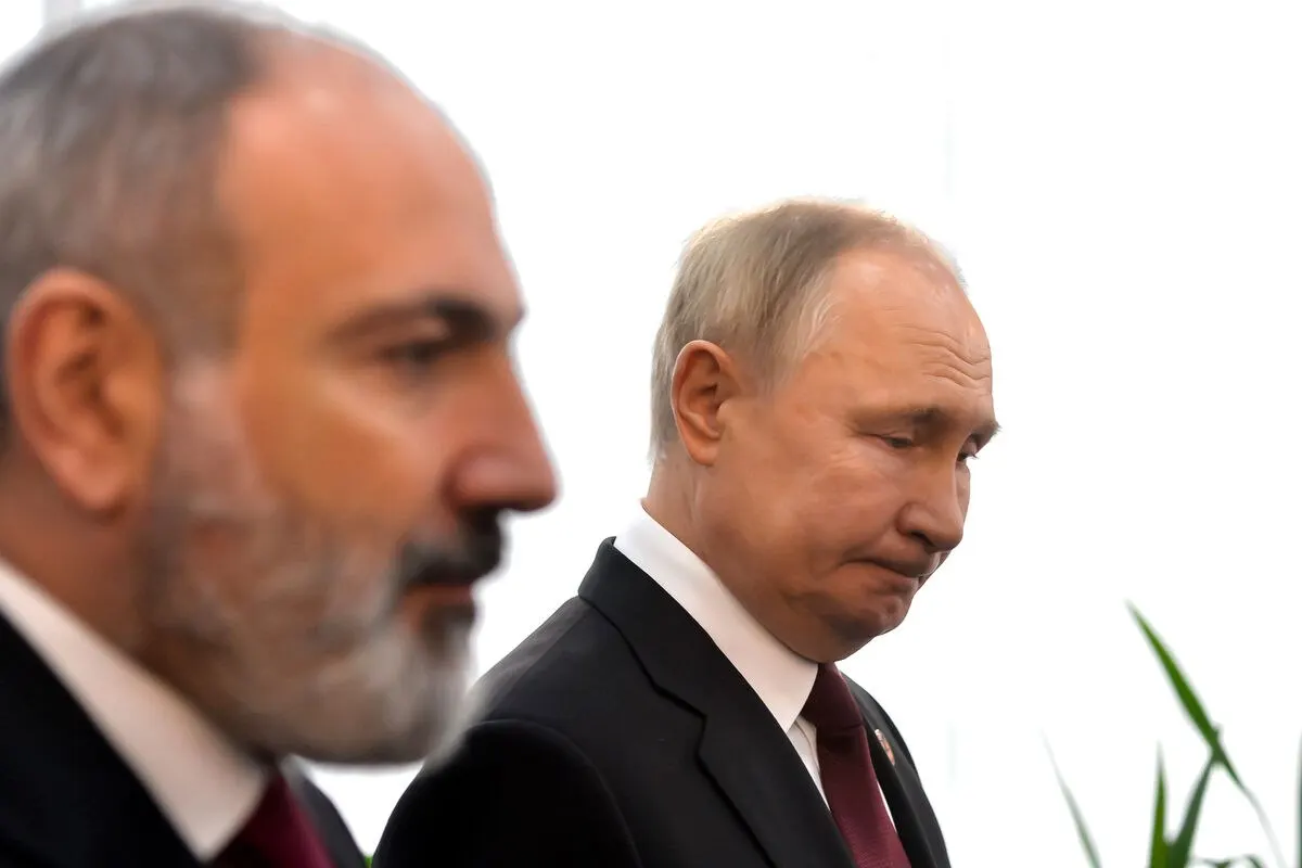 Президент России направил поздравление премьер-министру Армении с пожеланиями здоровья и успехов, отметив дружественный характер двусторонних связей. Ранее между странами возникали спорные моменты: заявления о причинах СВО и временные торговые ограничения.