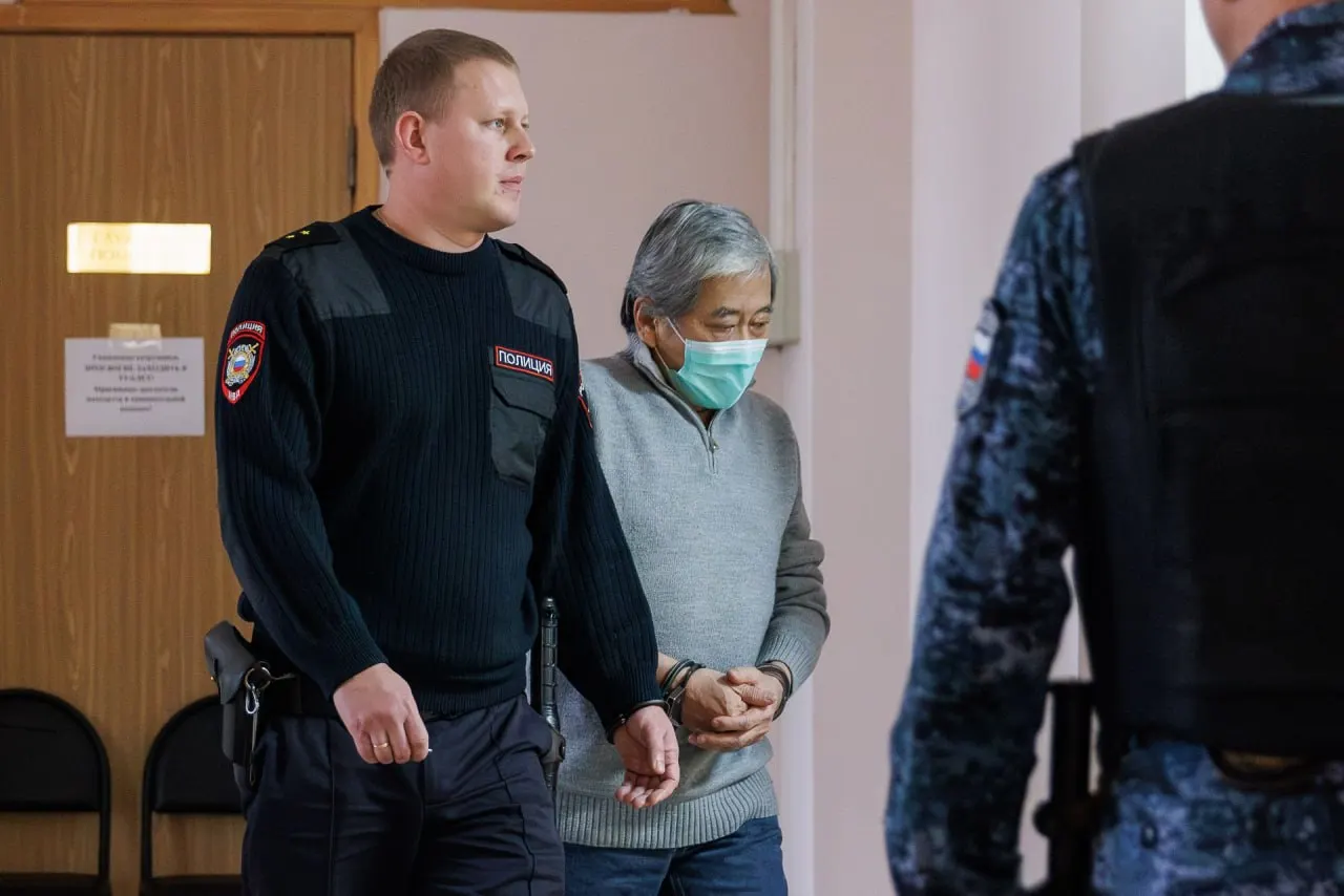 Уголовное дело Александра Пака, ранее осуждённого за наезд на многодетную мать Екатерину Буравлеву на BMW, поступило в картотеку Верховного суда и распределено третьему составу уголовной коллегии.