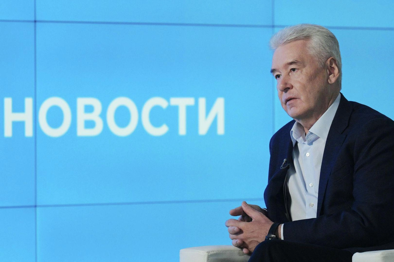 Собянин подчеркнул, что без стабильной мирной экономики победа на фронте недостижима и призвал сбалансированно подходить к экономике и мобилизационным лозунгам.