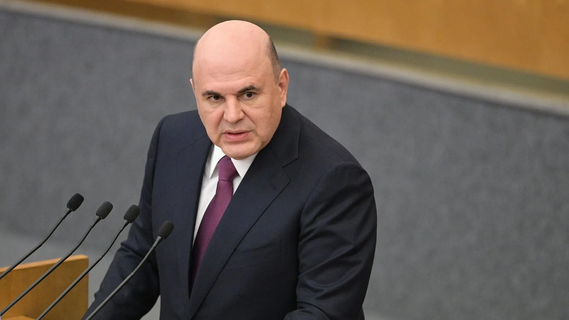 Ассоциация участников электронной торговли предложила вводить НДС на импортные товары постепенно, опасаясь оттока покупателей с маркетплейсов в серые каналы и падения выручки российских продавцов.