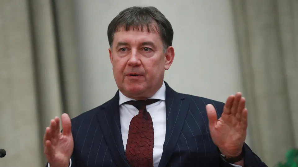 Мосгорсуд оставил в силе решение о национализации более 100 объектов недвижимости и сети отелей Marton, связанных с бывшим председателем Совета судей России Виктором Момотовым. Генпрокуратура утверждает, что активы были нажиты коррупционным путем и использовались в том числе в связке с криминальными структурами.