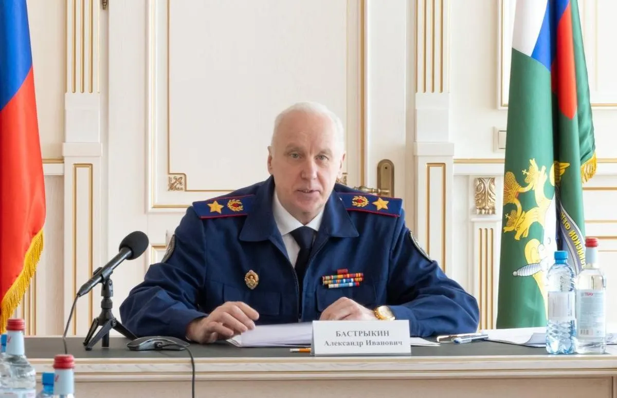 Председатель Следственного комитета Александр Бастрыкин поручил провести проверку произведений детского писателя Григория Остера, в том числе сборника «Вредные советы», сочтённого участниками заседания ведомства сомнительным с педагогической точки зрения.