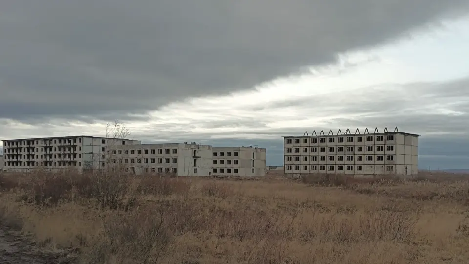 Рождаемость в России в 2026 году продолжила падать до исторических минимумов, несмотря на пропаганду многодетности, ограничения абортов и дорогостоящие госпрограммы.