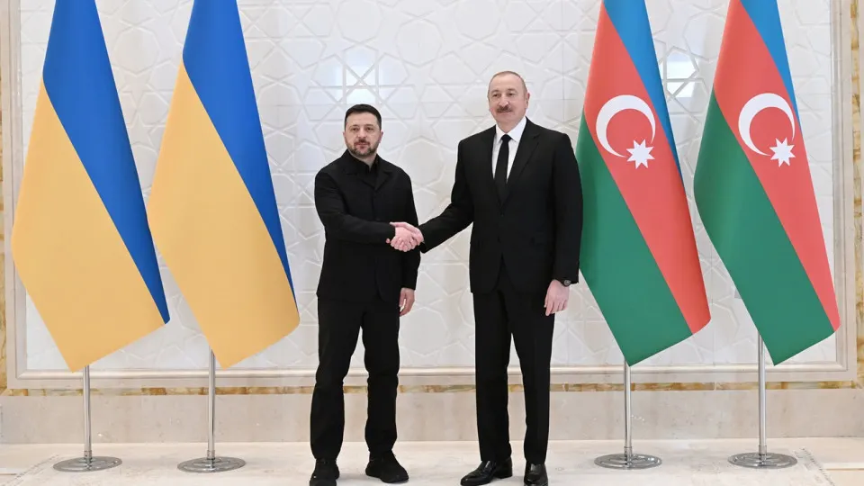Президенты Украины и Азербайджана на встрече в Габале подтвердили взаимную поддержку территориальной целостности, договорились развивать военно-техническое сотрудничество и обсудили возможные трехсторонние переговоры о мире с участием США и России.