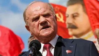 Лидер КПРФ Геннадий Зюганов на заседании Госдумы заявил, что провал экономики может привести к ситуации, похожей на 1917 год, и отметил, что блогер Виктория Боня в своем обращении к президенту Владимиру Путину подняла те же проблемы, о которых коммунисты давно говорят во власти.