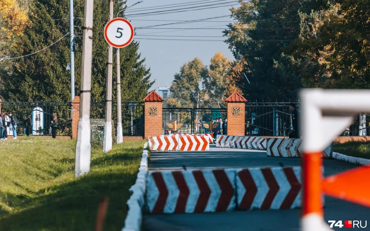 Правительство вывело Челябинское высшее военное авиационное училище штурманов из подчинения академии — училище восстановят как самостоятельную организацию; реорганизацию должны завершить к 1 сентября 2026 года.
