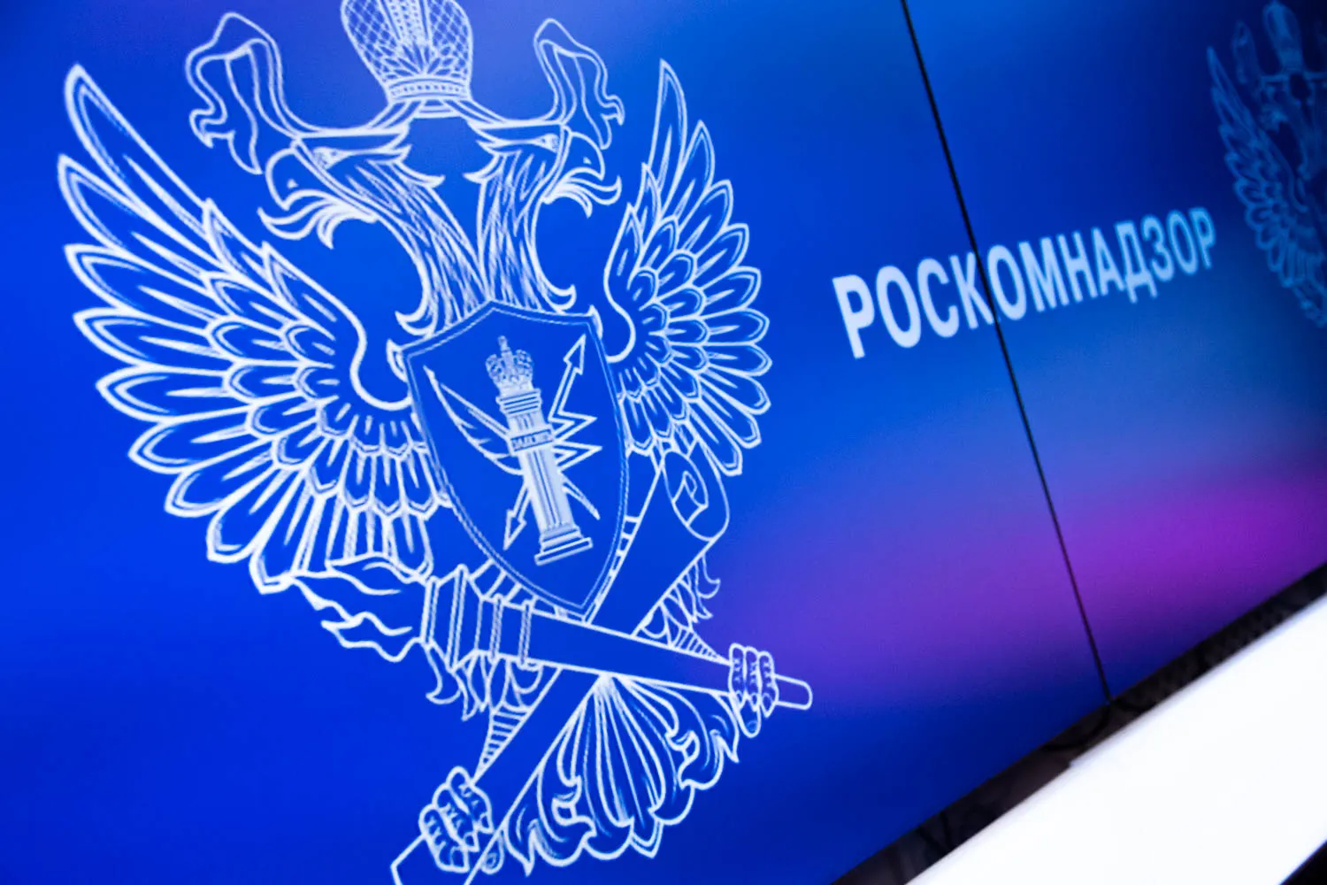 С декабря 2025 года в суды поступили как минимум восемь протоколов по статье 13.11 против иностранных разработчиков игр. По некоторым делам уже назначены штрафы, ряд больших издателей привлечён к ответственности.