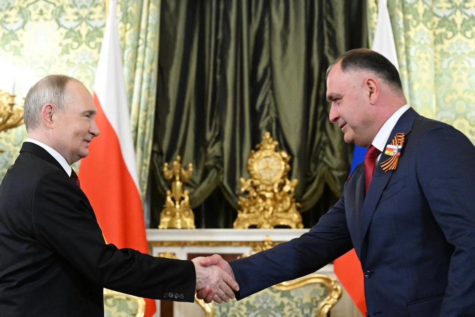 Владимир Путин направил в Госдуму проект ратификации соглашения о углублении союзнического взаимодействия с Южной Осетией. Договор предполагает гармонизацию законодательства, единое экономическое пространство и координацию внешней и оборонной политики.