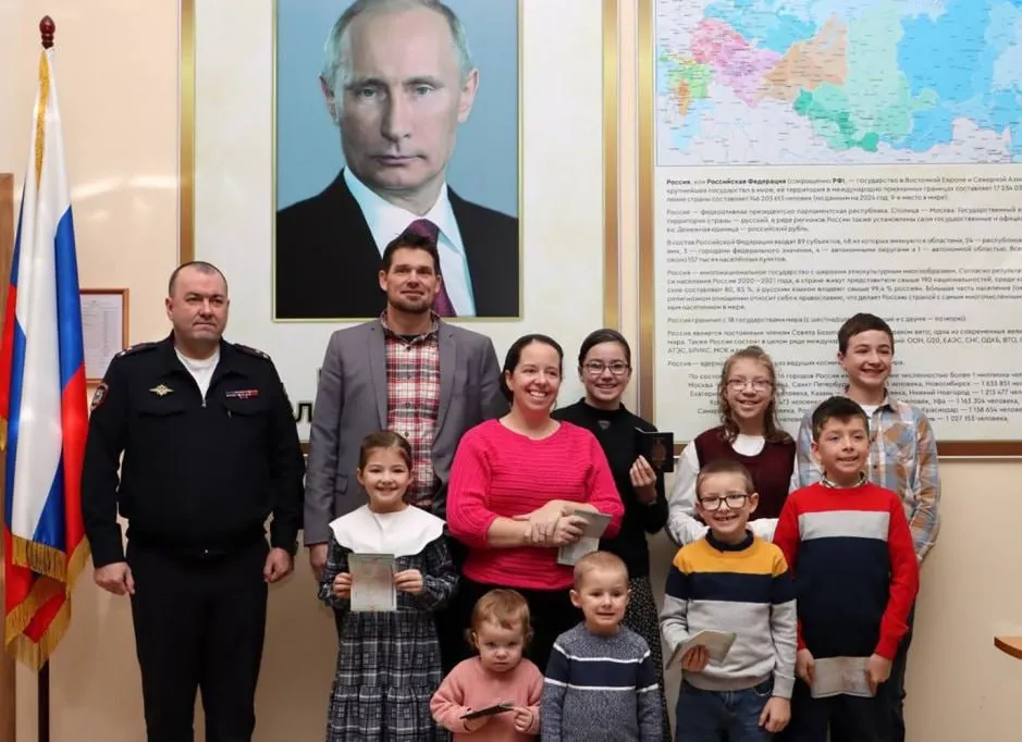 В 2025 году 1112 иностранцев оформили специальные визы для переезда в Россию как лица, «разделяющие традиционные российские духовно‑нравственные ценности».