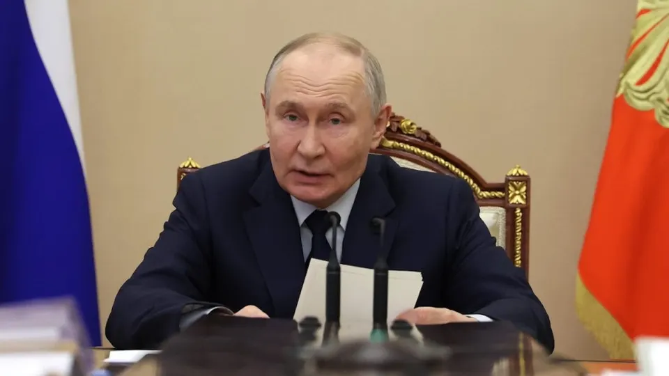 Президент прокомментировал рекордное падение инвестиций: власти видят сдержанность, вызванную макроэкономическими факторами и внешними ограничениями, а бюджетные возможности для стимулирования ограничены.