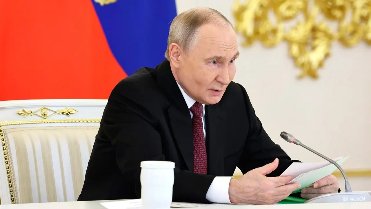 По словам президента, российская экономика растёт быстрее Евросоюза. По паритету покупательной способности РФ занимает 4-е место в мире и лидирует в Европе.