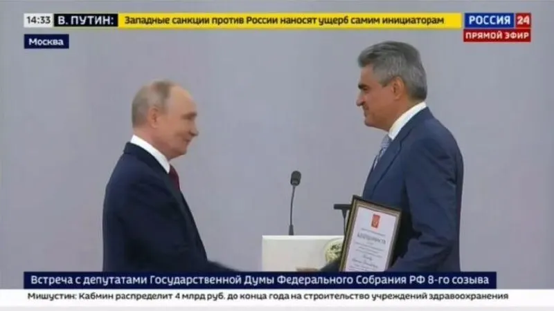 Лидер партии «Новые люди» Алексей Нечаев на церемонии в Кремле заявил, что предстоит приложить дополнительные усилия для победы России в специальной военной операции. Он поблагодарил президента за оценку работы.