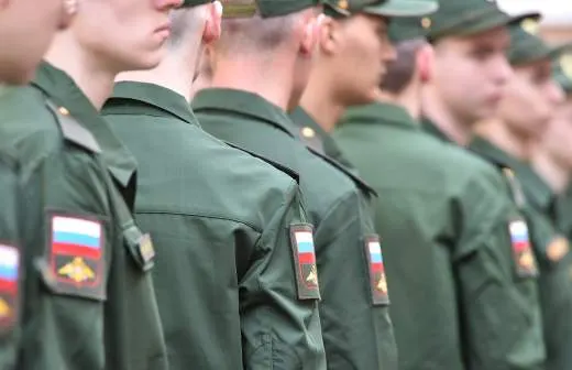 Правительство поддержало законопроект, позволяющий направлять призывников на службу в пожарные подразделения МЧС для тушения пожаров и проведения аварийно‑спасательных работ в городах и селах.