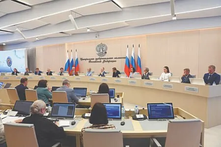 Центризбирком готовит постановление об исключении кандидатов из партийного списка «Яблока». Если выбывает четверть списка, это грозит снятием партии с выборов.