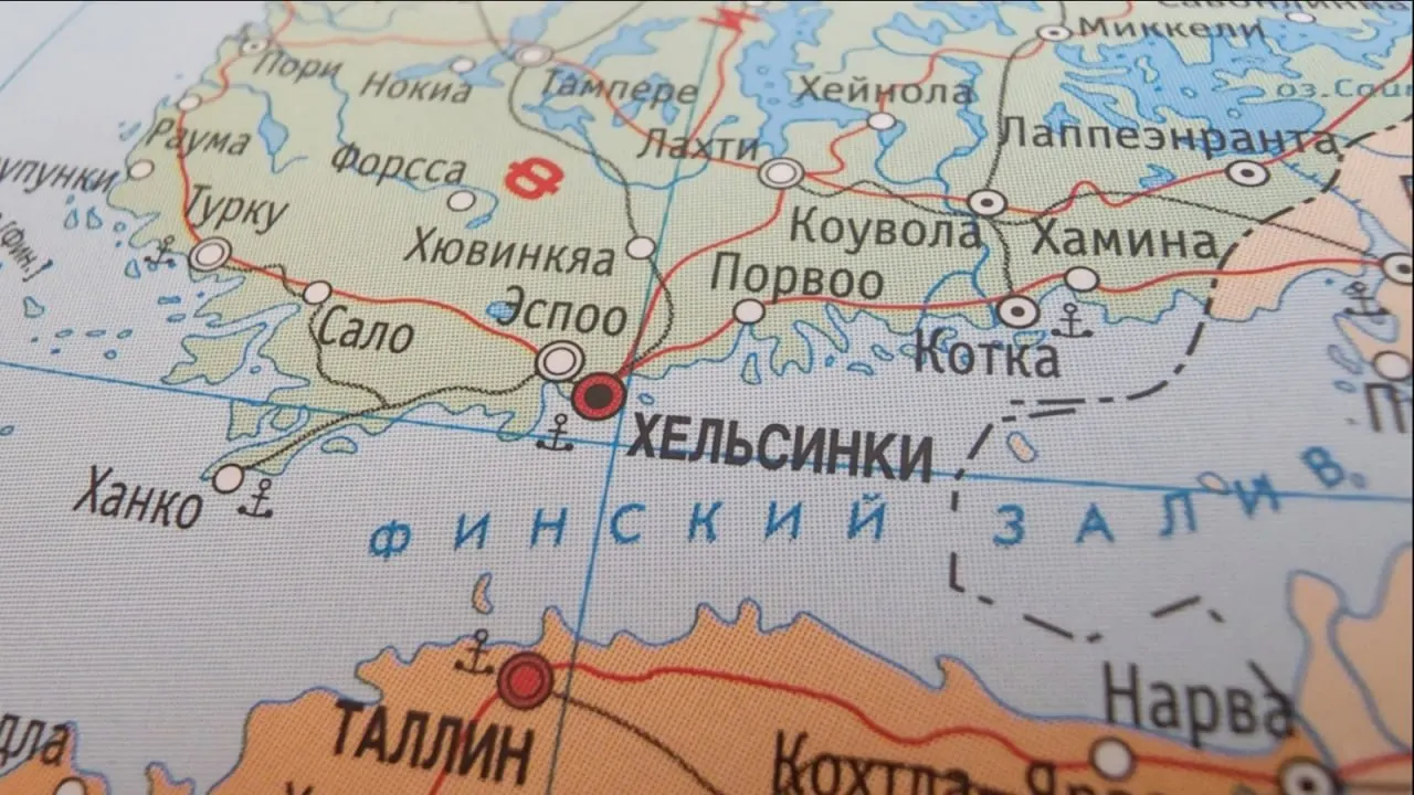 С 1 июля Россия повысила таможенные тарифы на железнодорожные перевозки в Финляндию в восемь раз. Из-за этого поставки удобрений становятся убыточными и могут прекратиться в ближайшие недели, что усугубит проблемы финского сельского хозяйства.