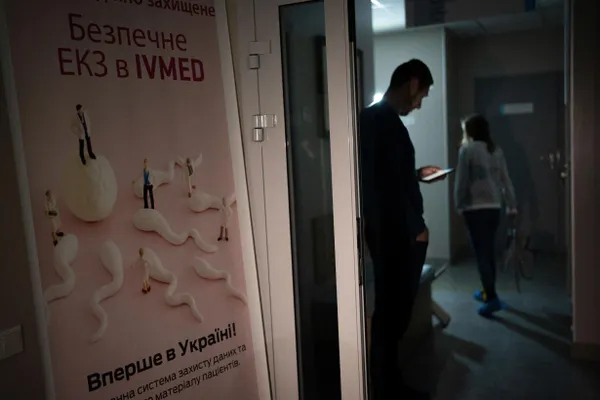 Депутаты приняли поправки в закон «О ветеранах»: после вступления их в силу женщины из числа вдов и жен участников боевых действий смогут бесплатно пройти процедуру ЭКО; за часть сопутствующих услуг придётся платить самостоятельно.