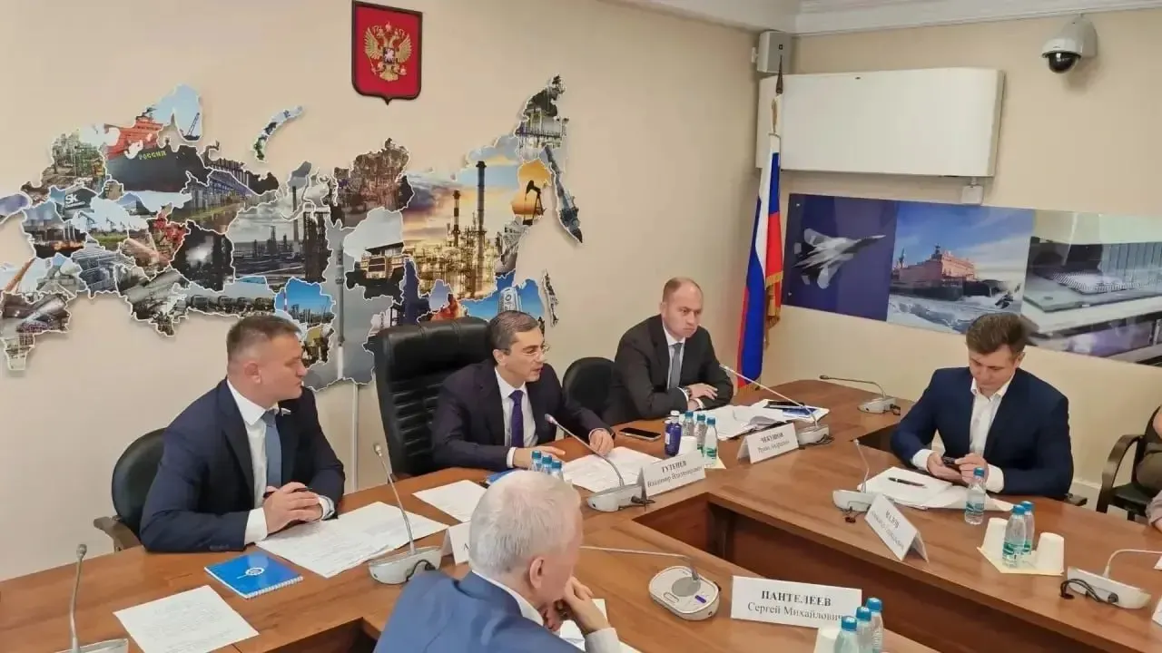 Законопроект даст профильным ведомствам доступ к данным ФНС о формировании цен на каждом этапе пути товара до магазина, чтобы оперативно выявлять причины резкого подорожания и принимать меры.