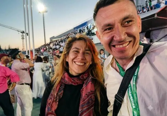 Анастасия приехала на фестиваль «Алтаргана», чтобы узнать о культуре коренных народов азиатской России. Ее впечатлила церемония открытия и конкурс бурятской эстрадной песни; визовые сроки, вероятно, не позволят ей успеть на Байкал.