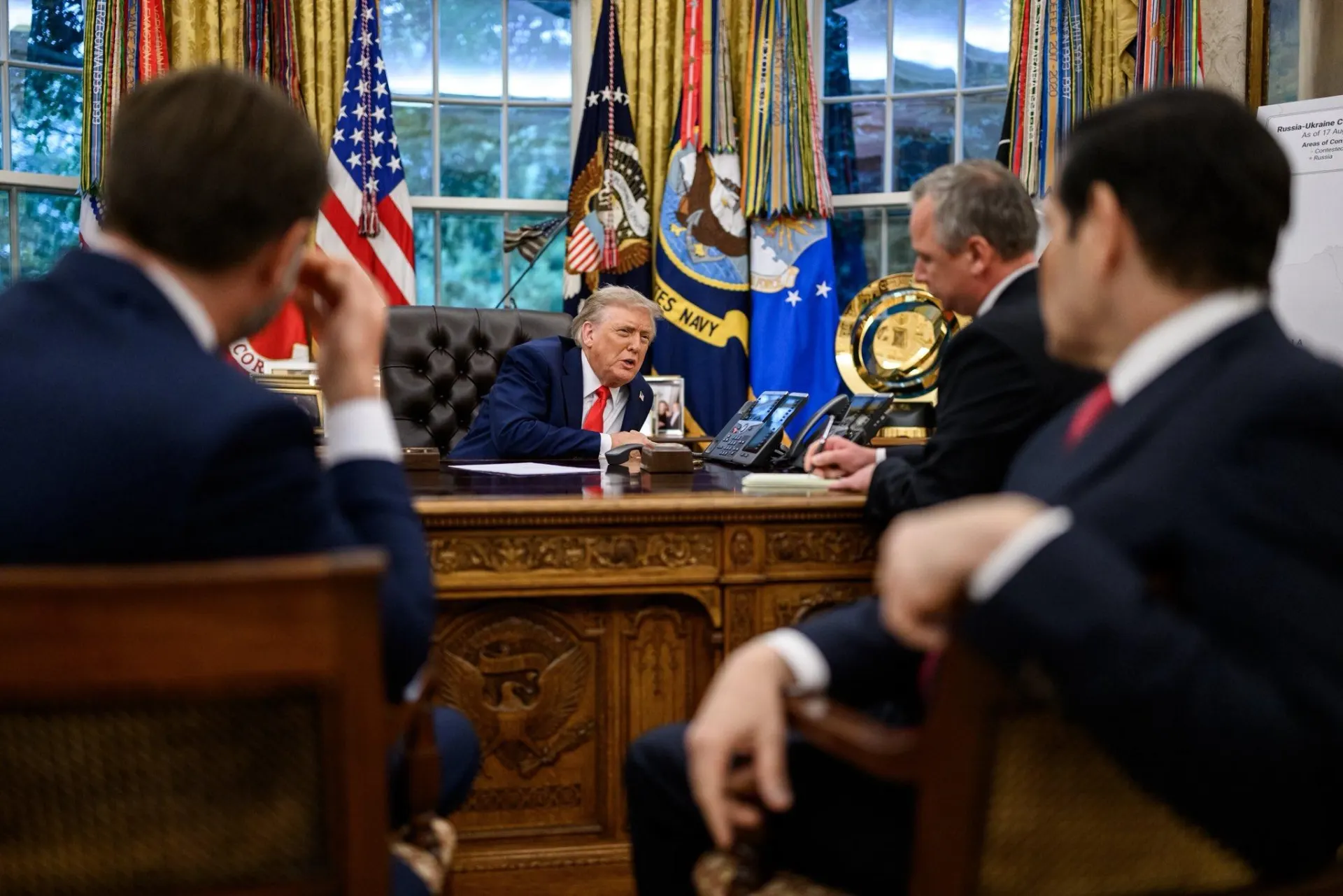 4 июля Дональд Трамп провел телефонные разговоры с президентами Украины и России — обсуждались ситуация на фронте, дипломатические усилия и возможные дальнейшие контакты.