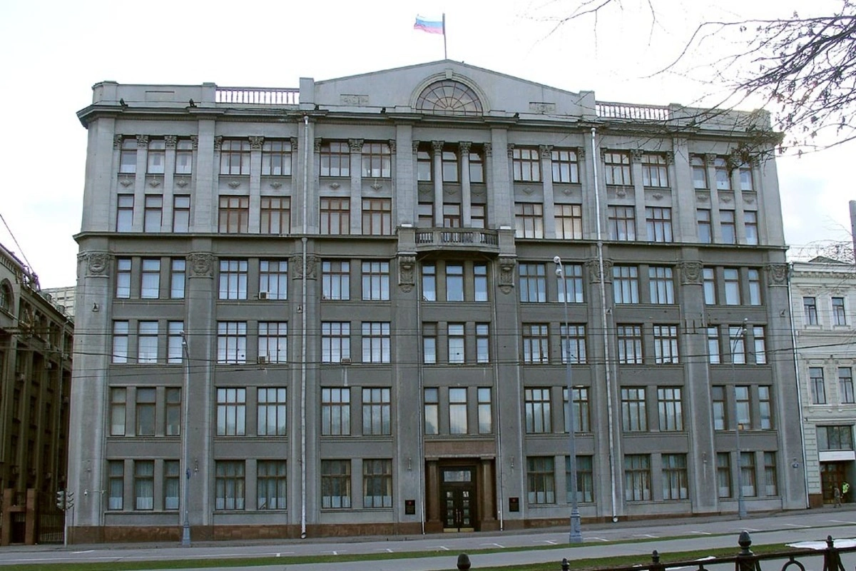 Сотрудникам подконтрольных изданий якобы рекомендовали не публиковать фото и видео последствий атак ВСУ по российской территории и активнее показывать результаты российских ударов по Украине; в ряде крупных телеграм‑каналов уже удалили такой контент.