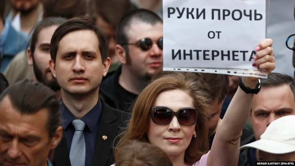 В России усилены ограничения на VPN и доступ к сервисам обхода блокировок: власти заявляют о блокировках и технических мерах, эксперты предупреждают о возможности повторных попыток обхода и появлении новых адресов.