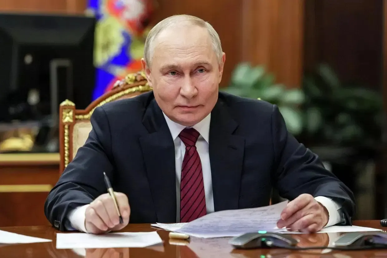 За семь с половиной месяцев 2026 года поступления в федеральный бюджет достигли 383,69 млрд рублей, значительно превысив показатели прошлого года и вызвав обсуждения финансирования.