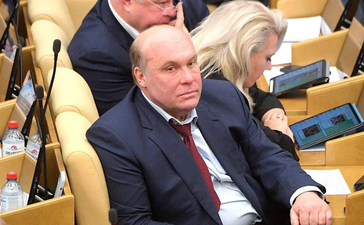 Депутат назвал сообщения о мобилизации слухами и отметил, что их распространяют иностранные спецслужбы для запугивания граждан.